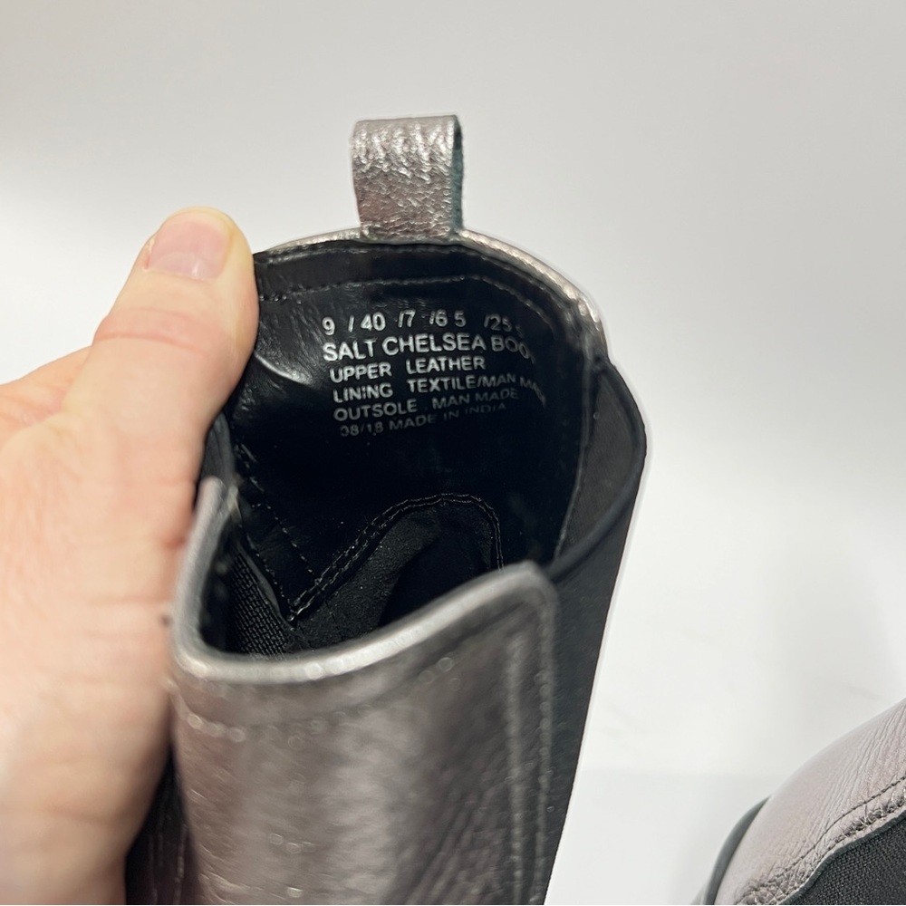 KENNETH COLE Reaction Women’s Size 9 Salt Chelsea Boot silver and Black - Picture 7 of 12